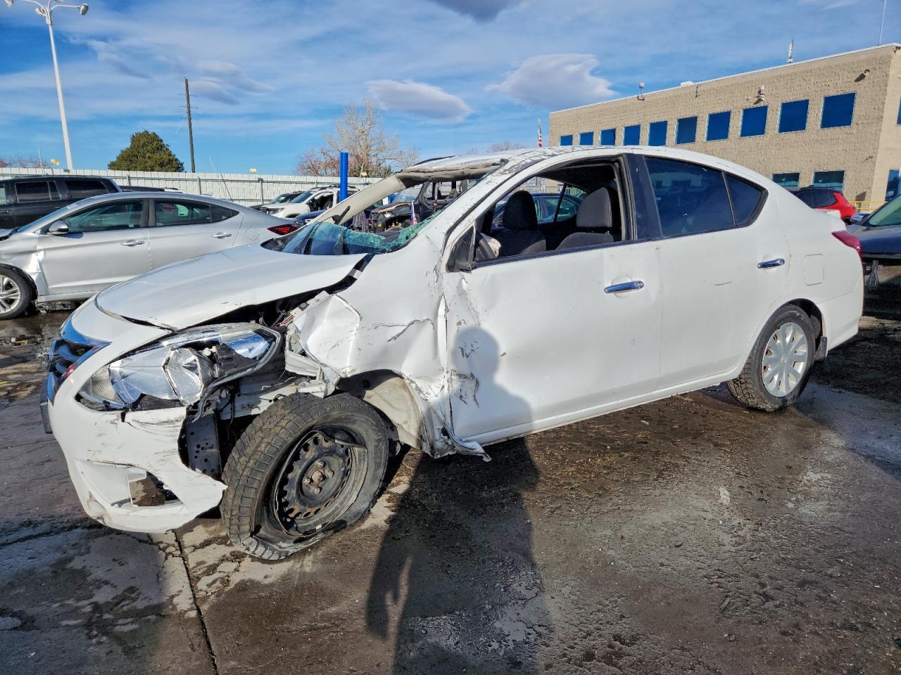 2016 NISSAN VERSA
