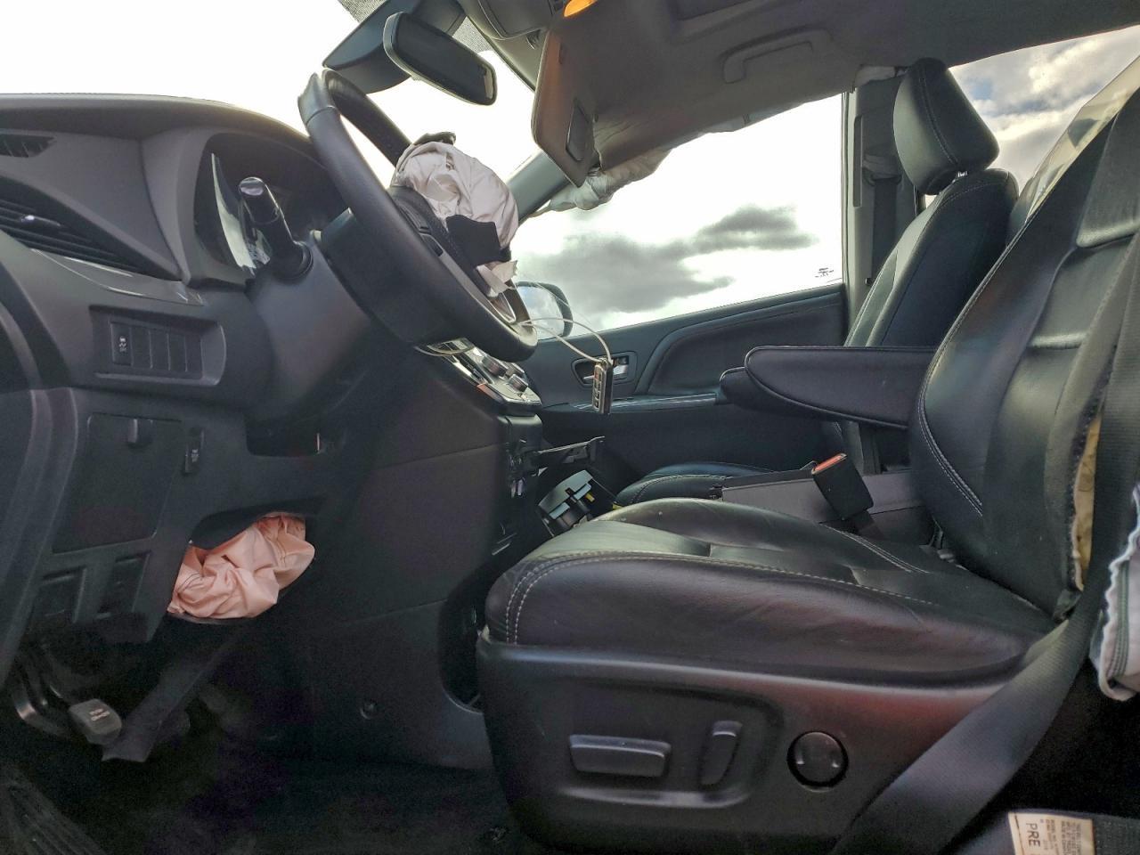 2018 TOYOTA SIENNA