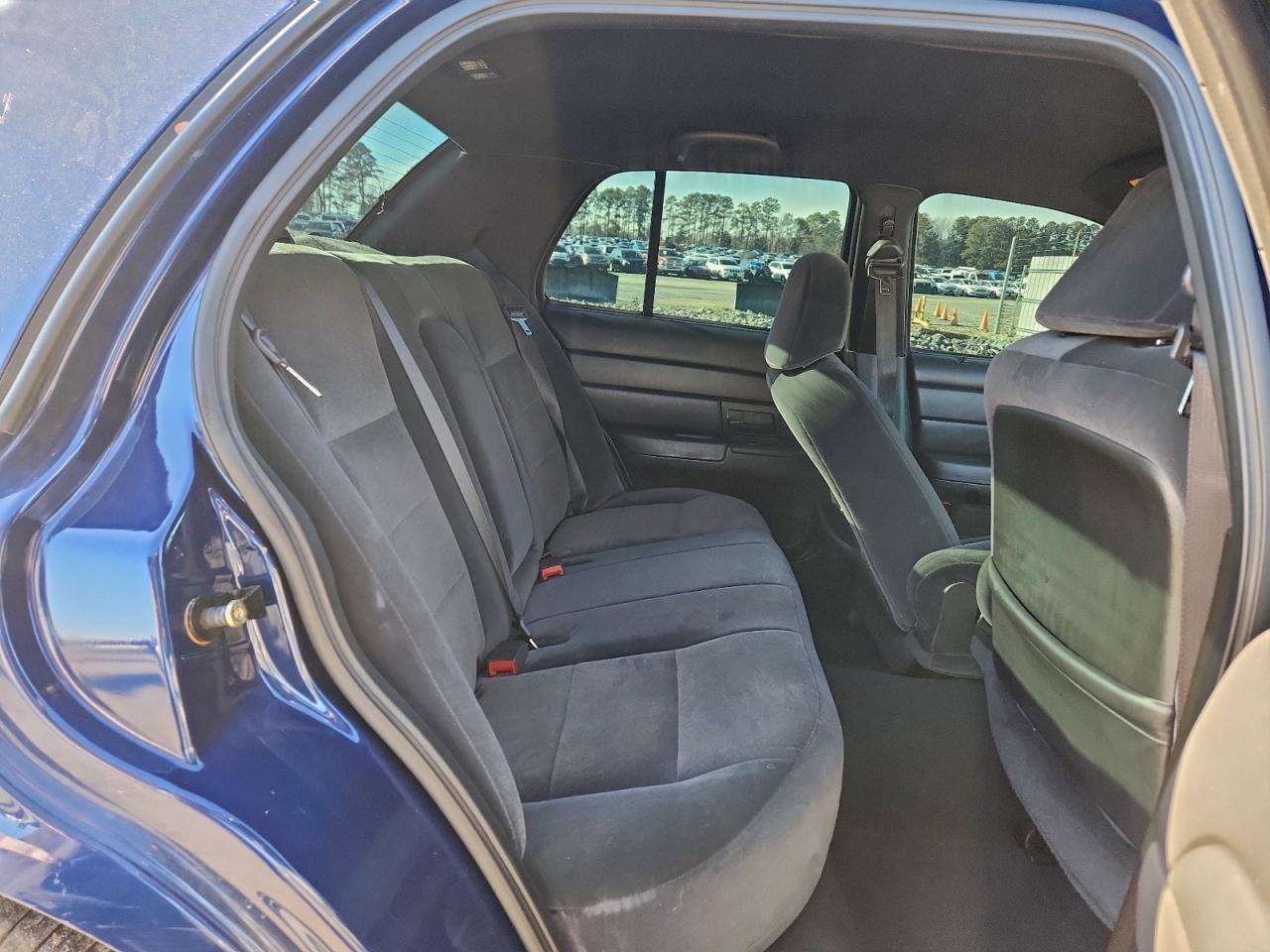 2004 FORD Crown Victoria