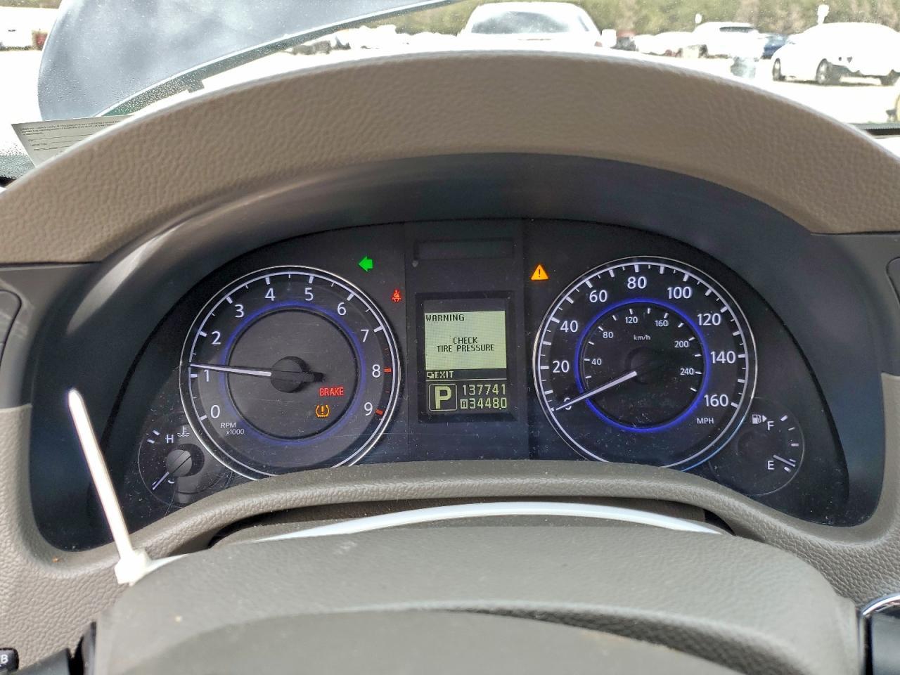 2011 INFINITI G37