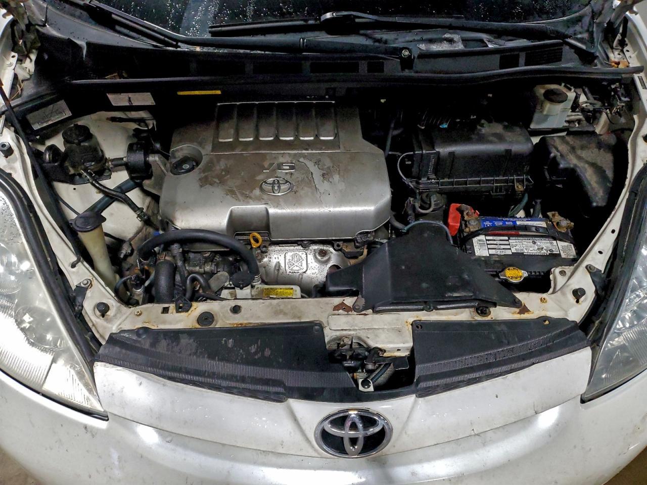 2010 TOYOTA SIENNA