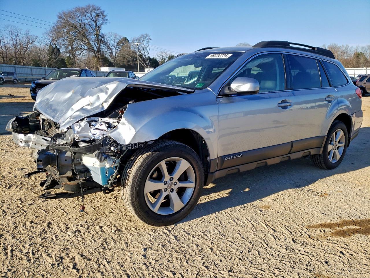 2014 SUBARU Outback