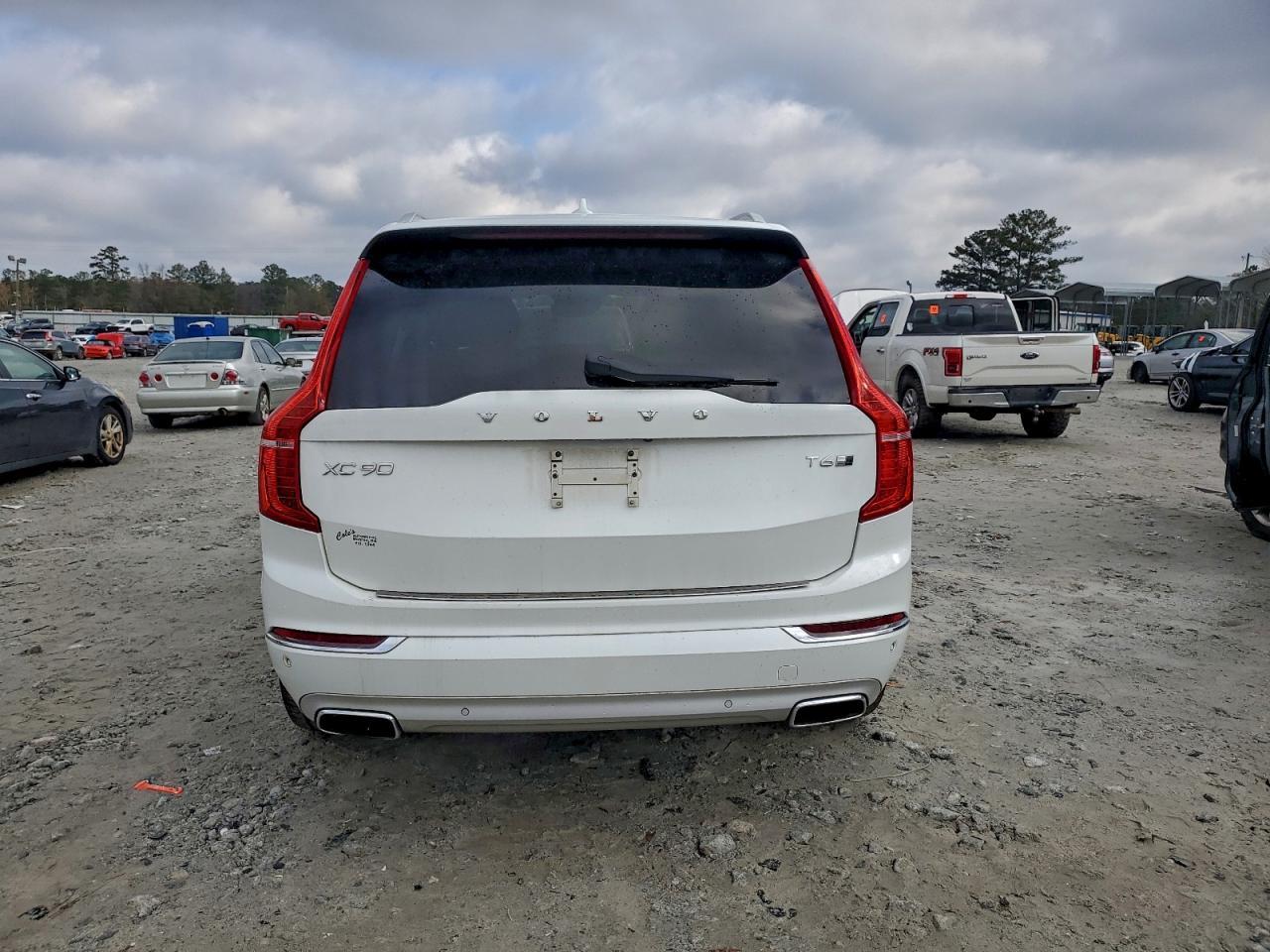 2017 VOLVO XC90