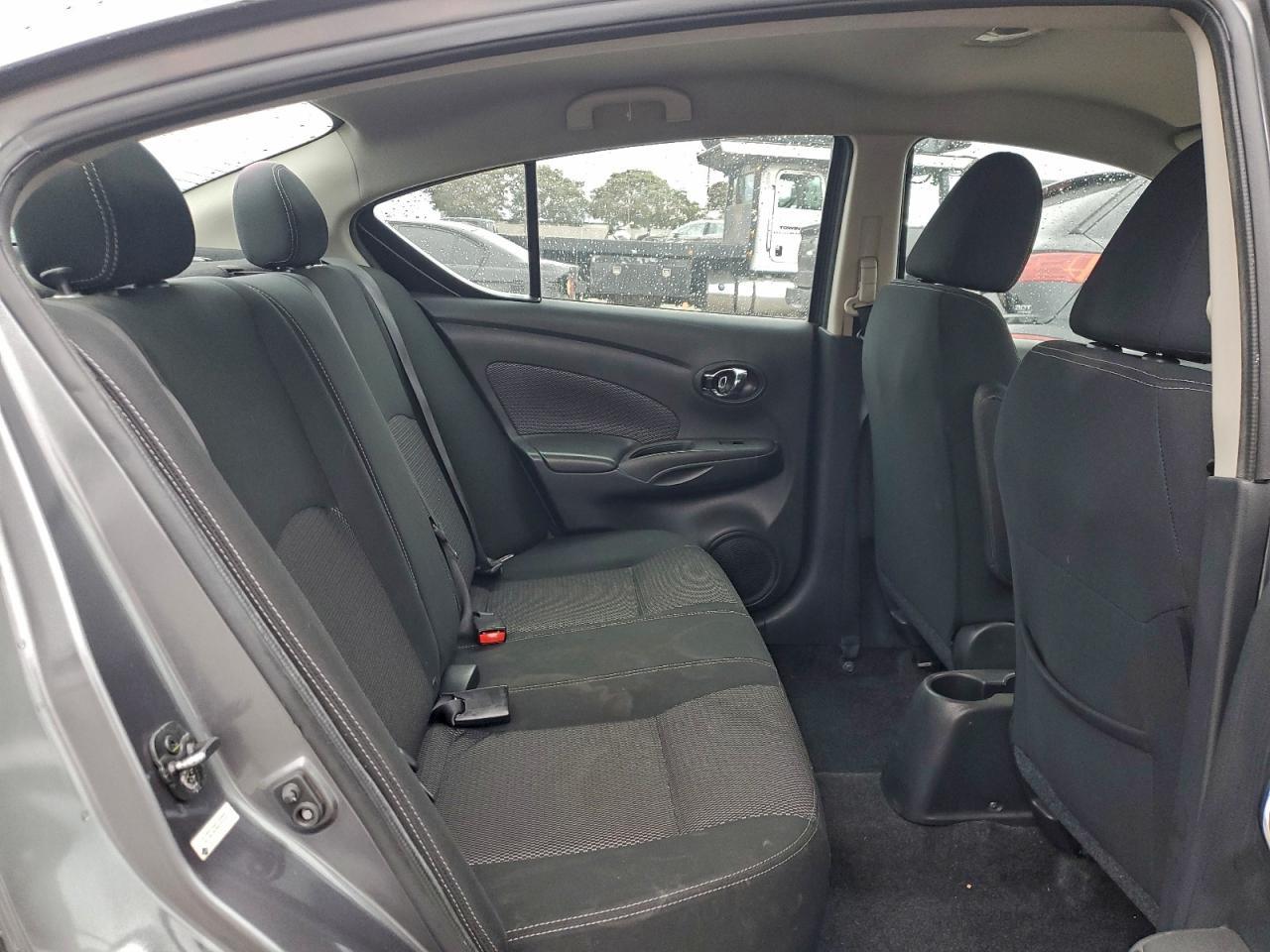 2017 NISSAN VERSA