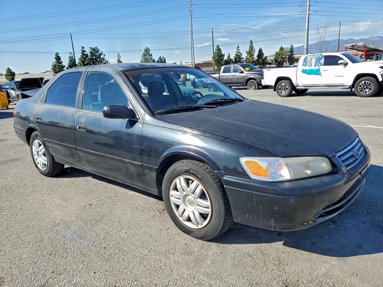 2001 TOYOTA CAMRY