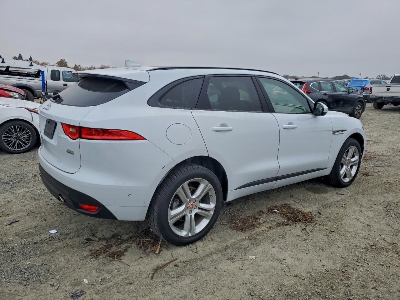 2017 JAGUAR F-Pace