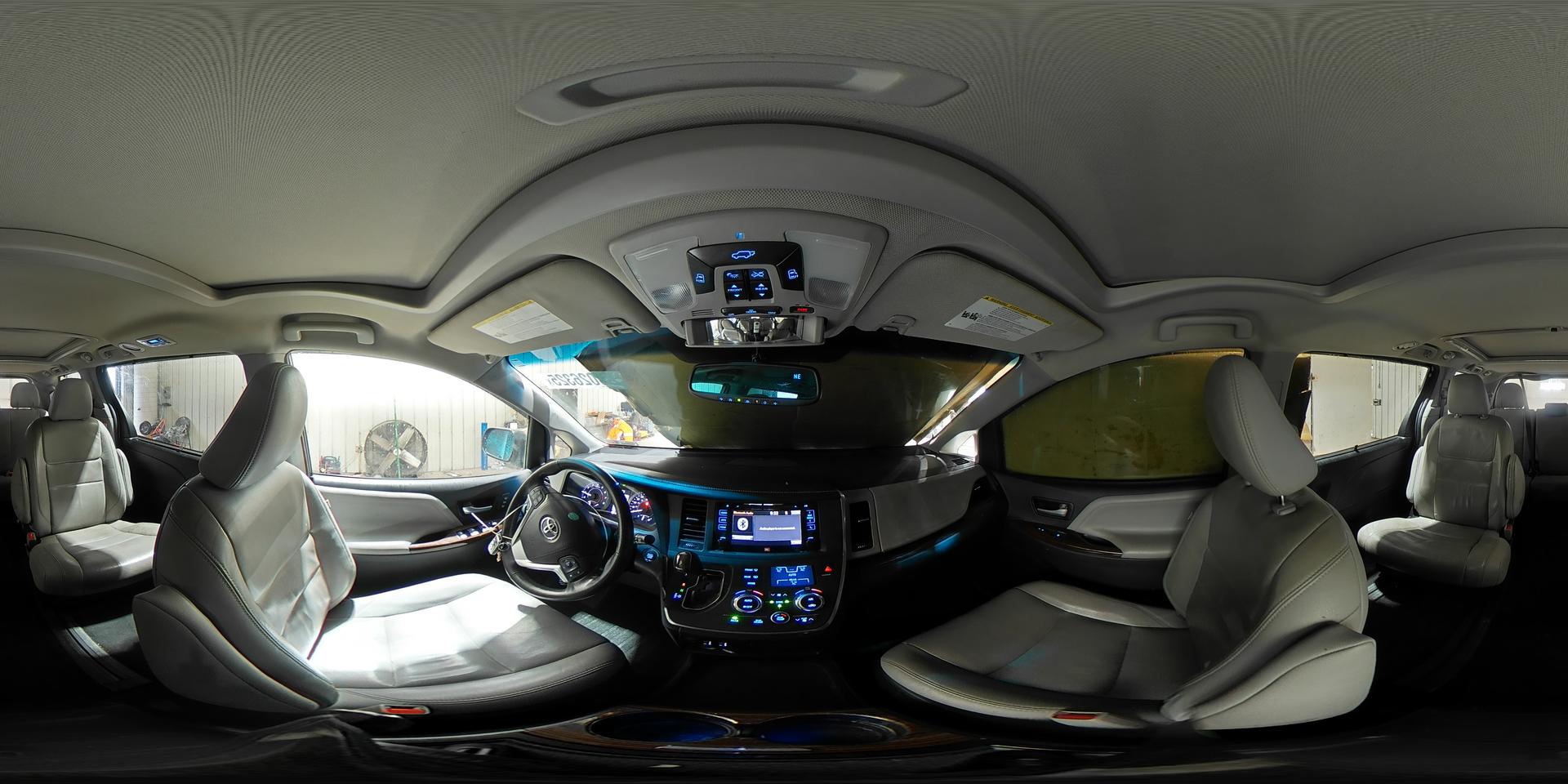 2015 TOYOTA SIENNA
