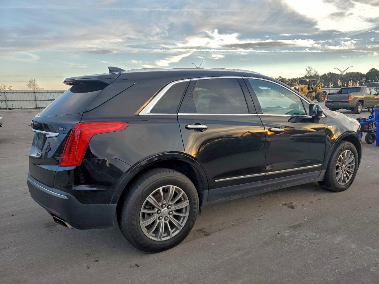 2017 CADILLAC XT5