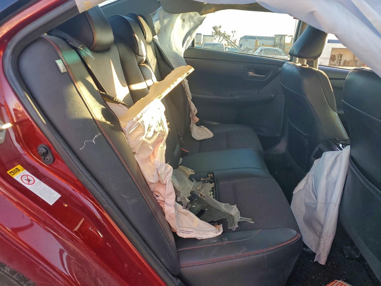 2016 TOYOTA CAMRY