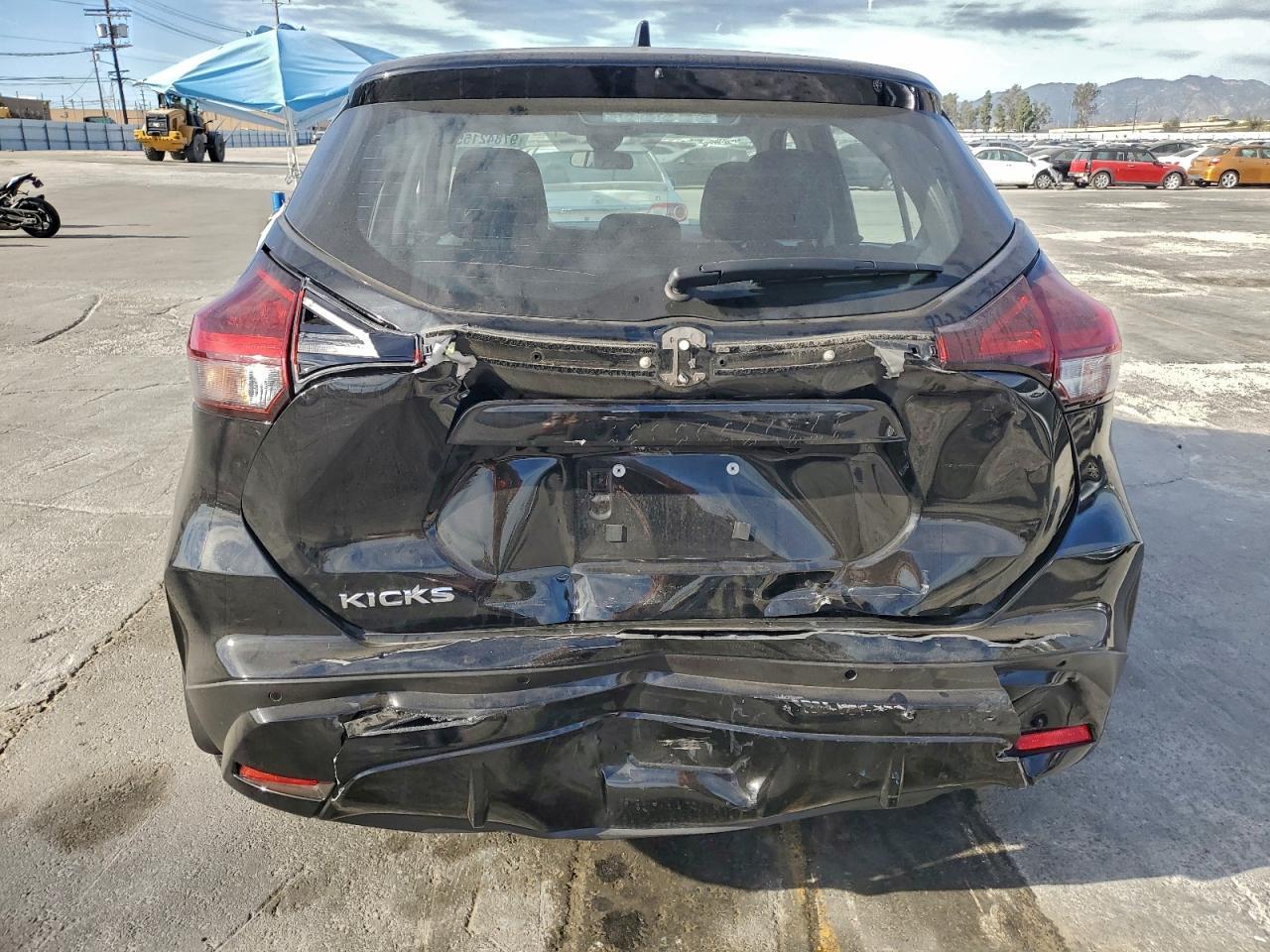 2024 NISSAN KICKS