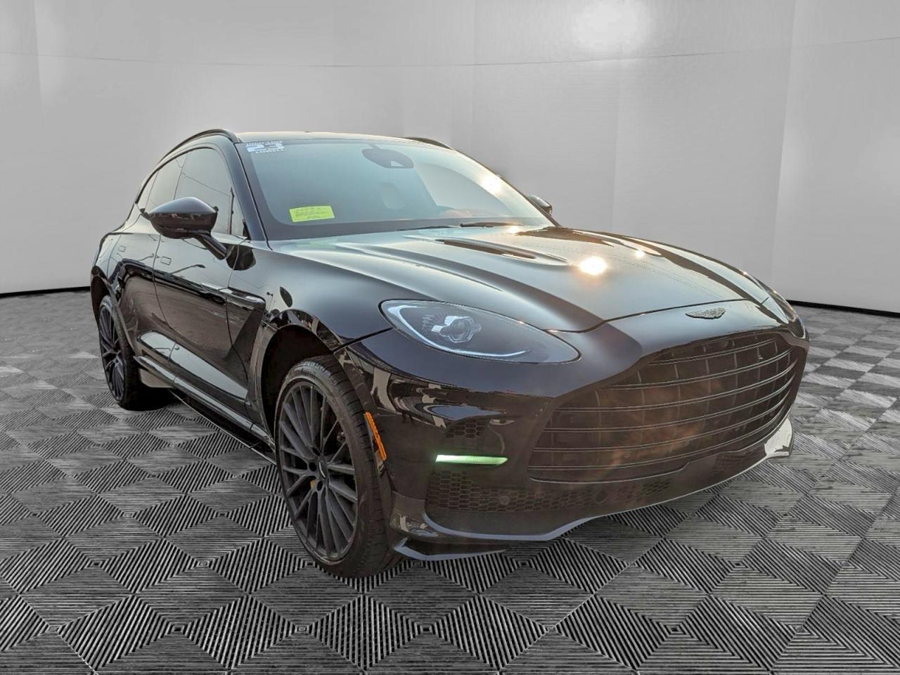 2023 Aston Martin DBX707