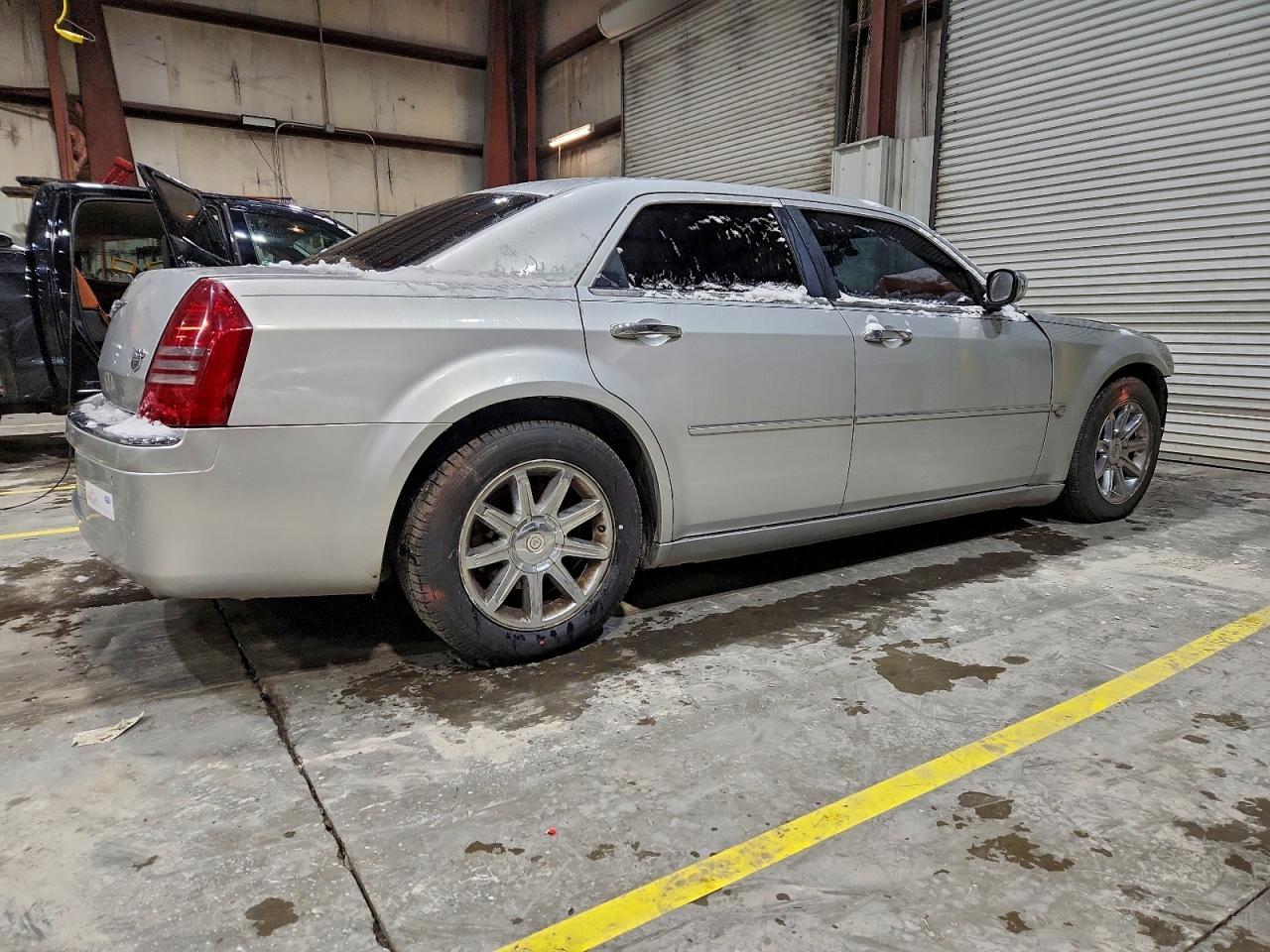 2005 CHRYSLER 300