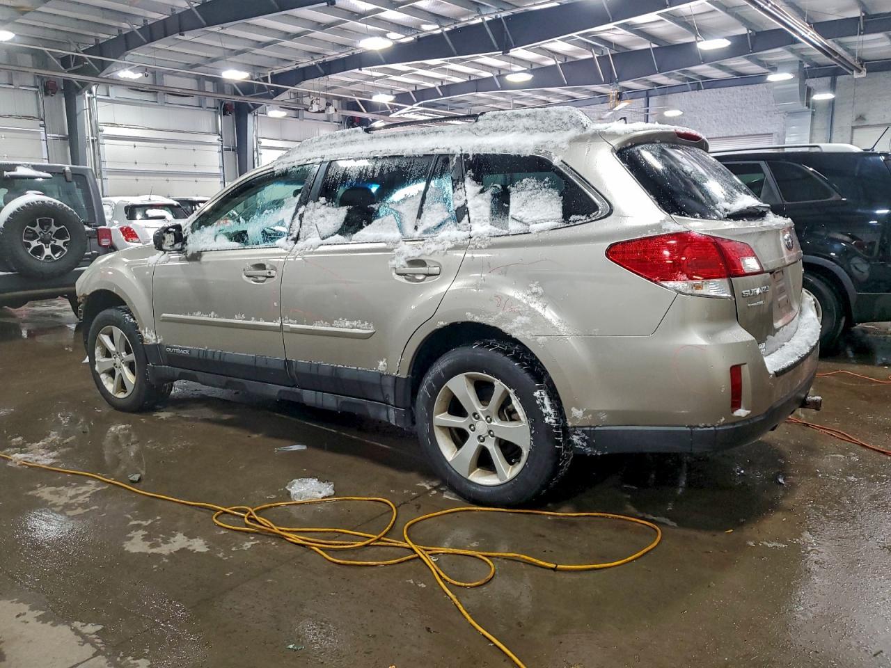 2014 SUBARU Outback