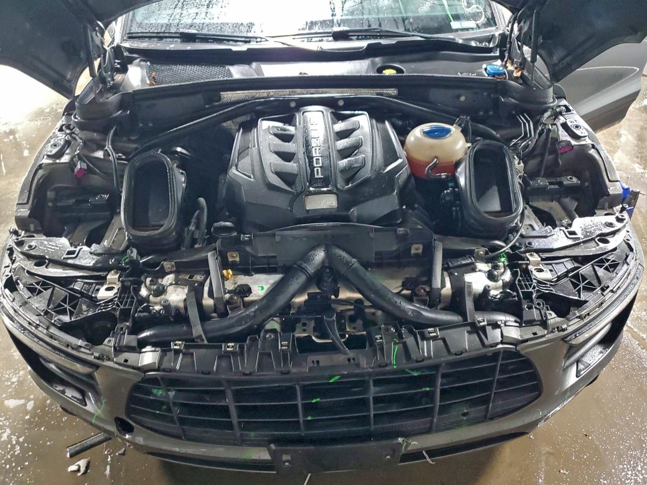 2015 PORSCHE Macan