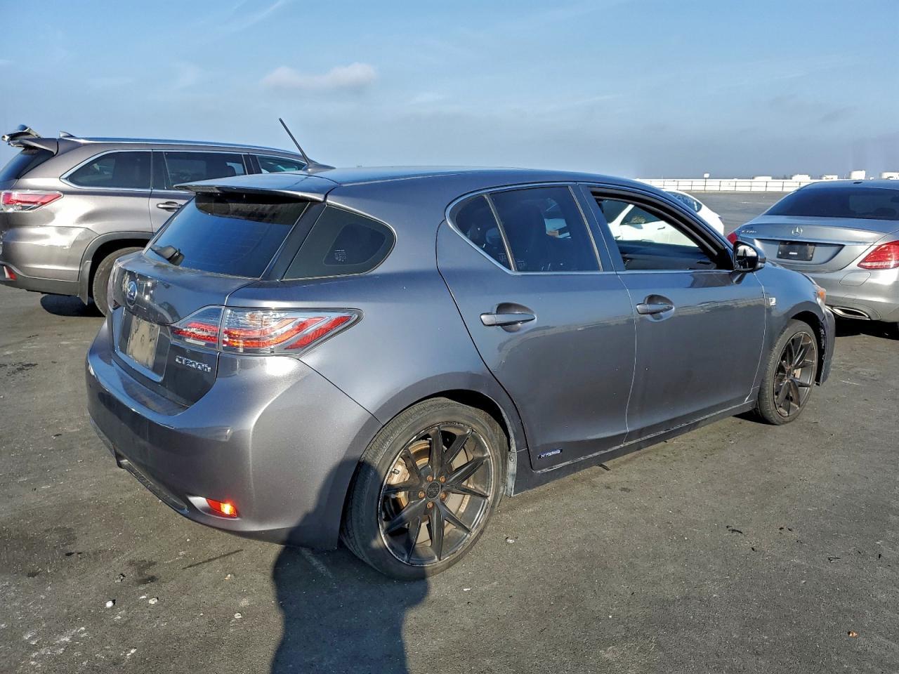 2013 LEXUS CT 200
