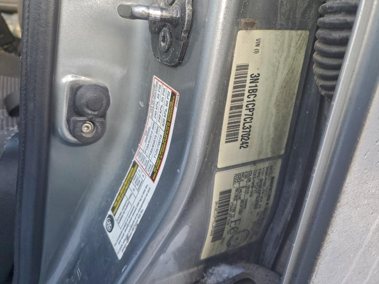2012 NISSAN VERSA