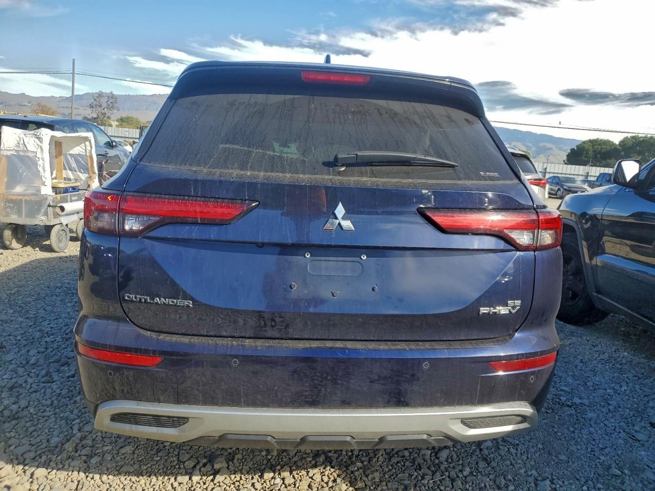 2023 MITSUBISHI outlander