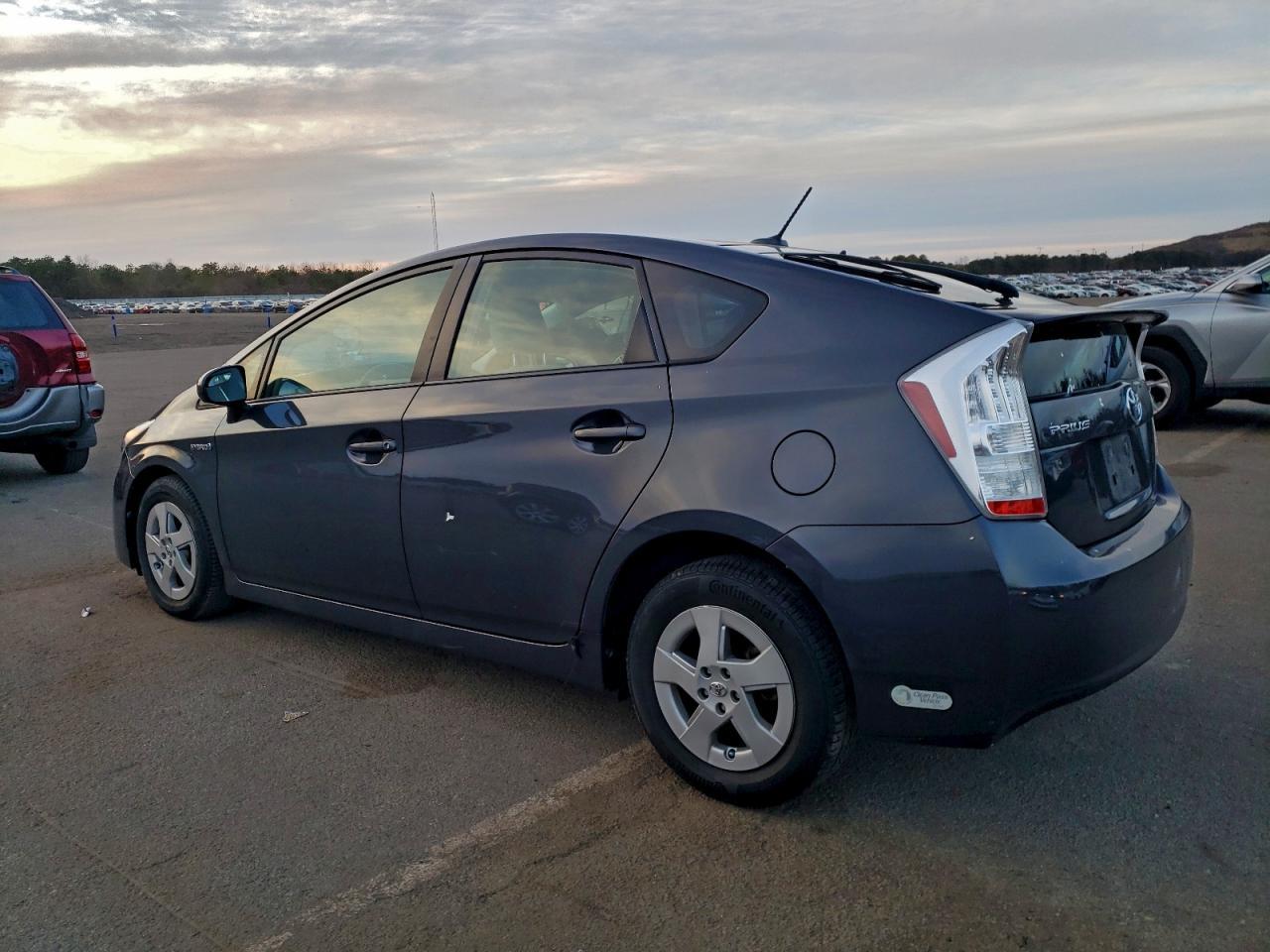 2011 TOYOTA PRIUS