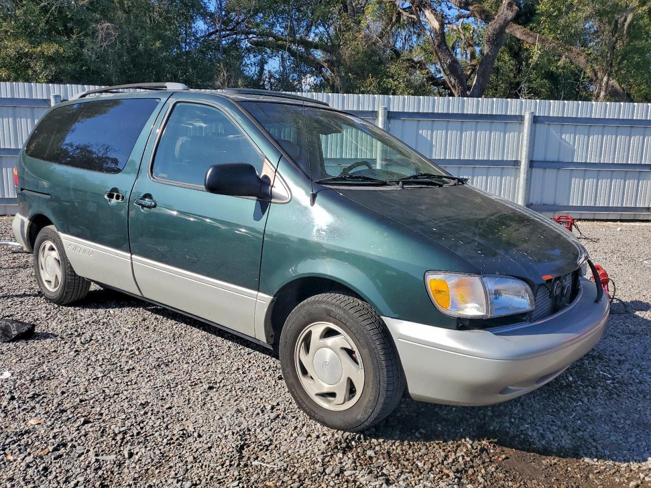 2000 TOYOTA SIENNA