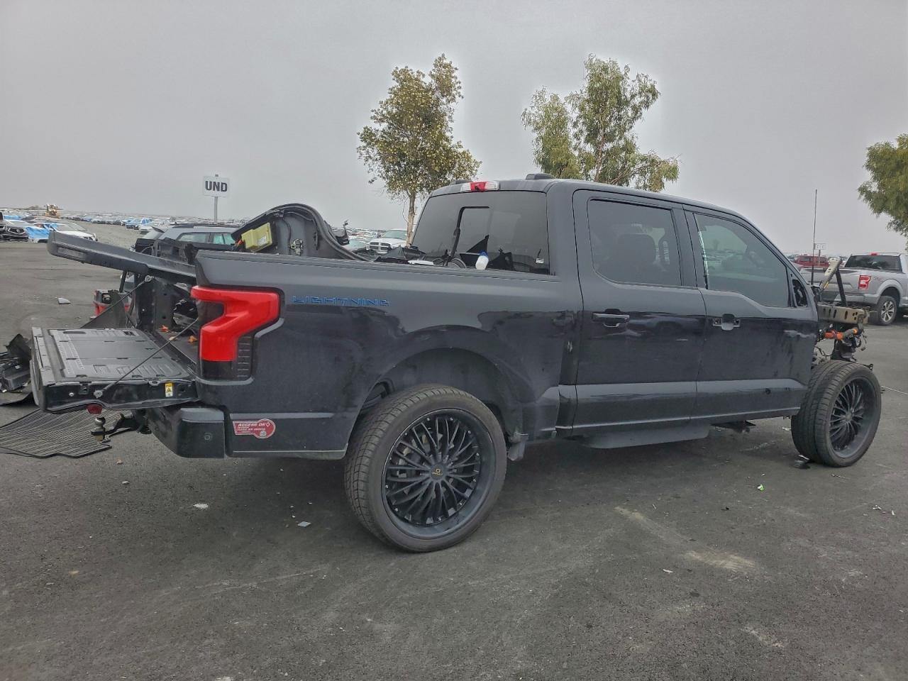 2022 FORD F-150 Lightning