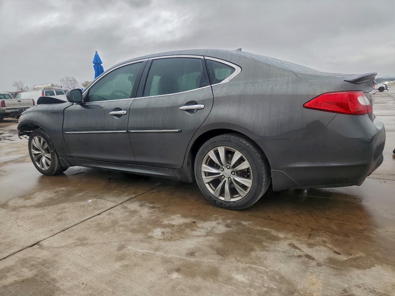 2012 INFINITI M37