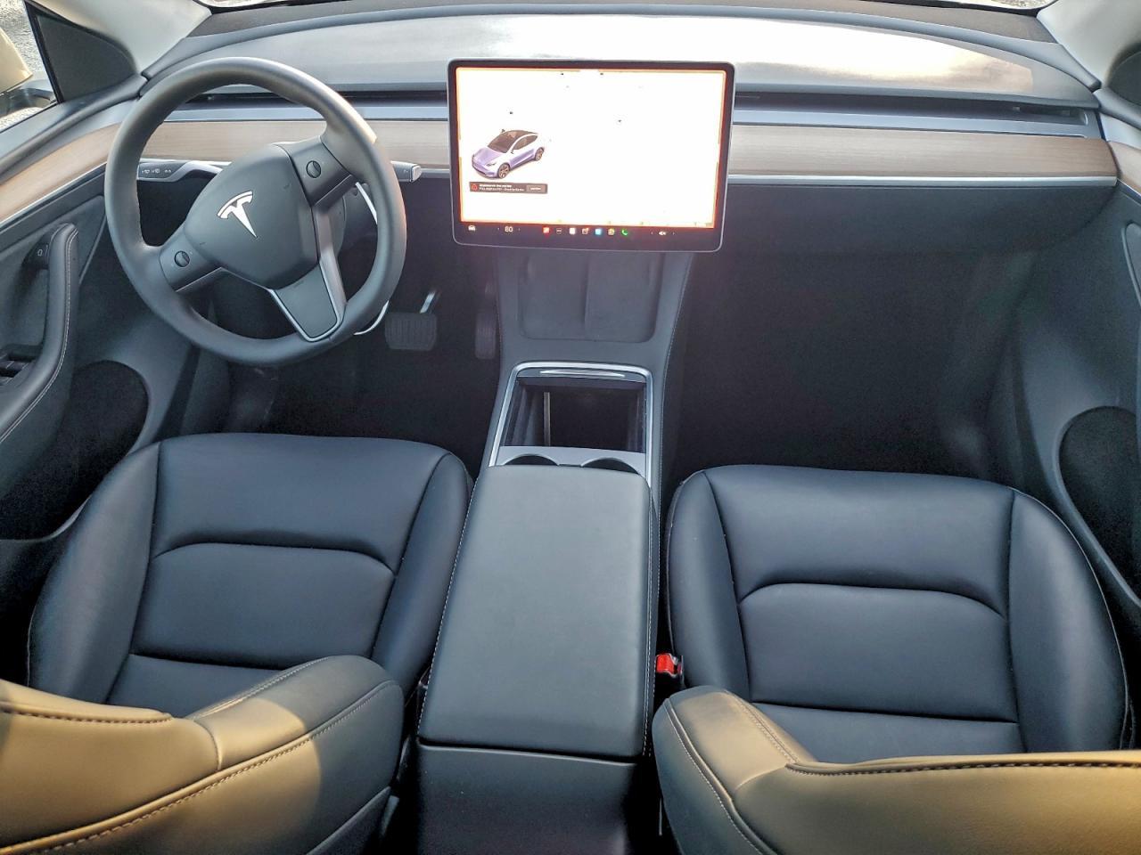 2025 TESLA MODEL Y