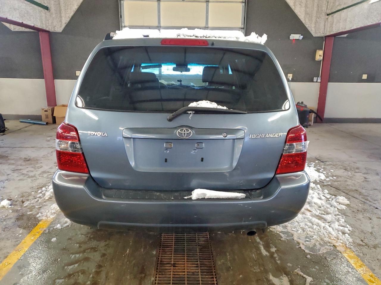 2005 TOYOTA HIGHLANDER