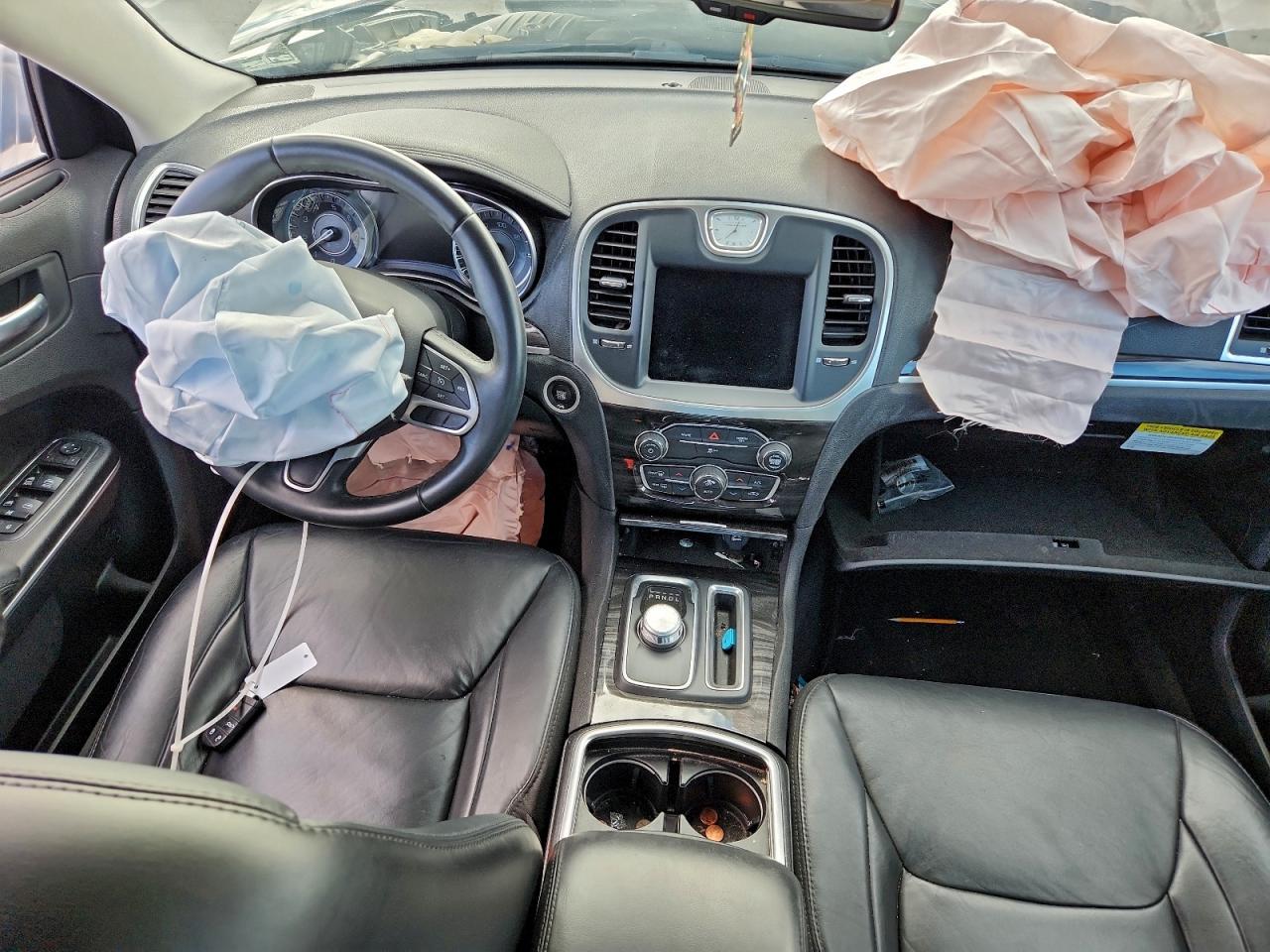 2017 CHRYSLER 300