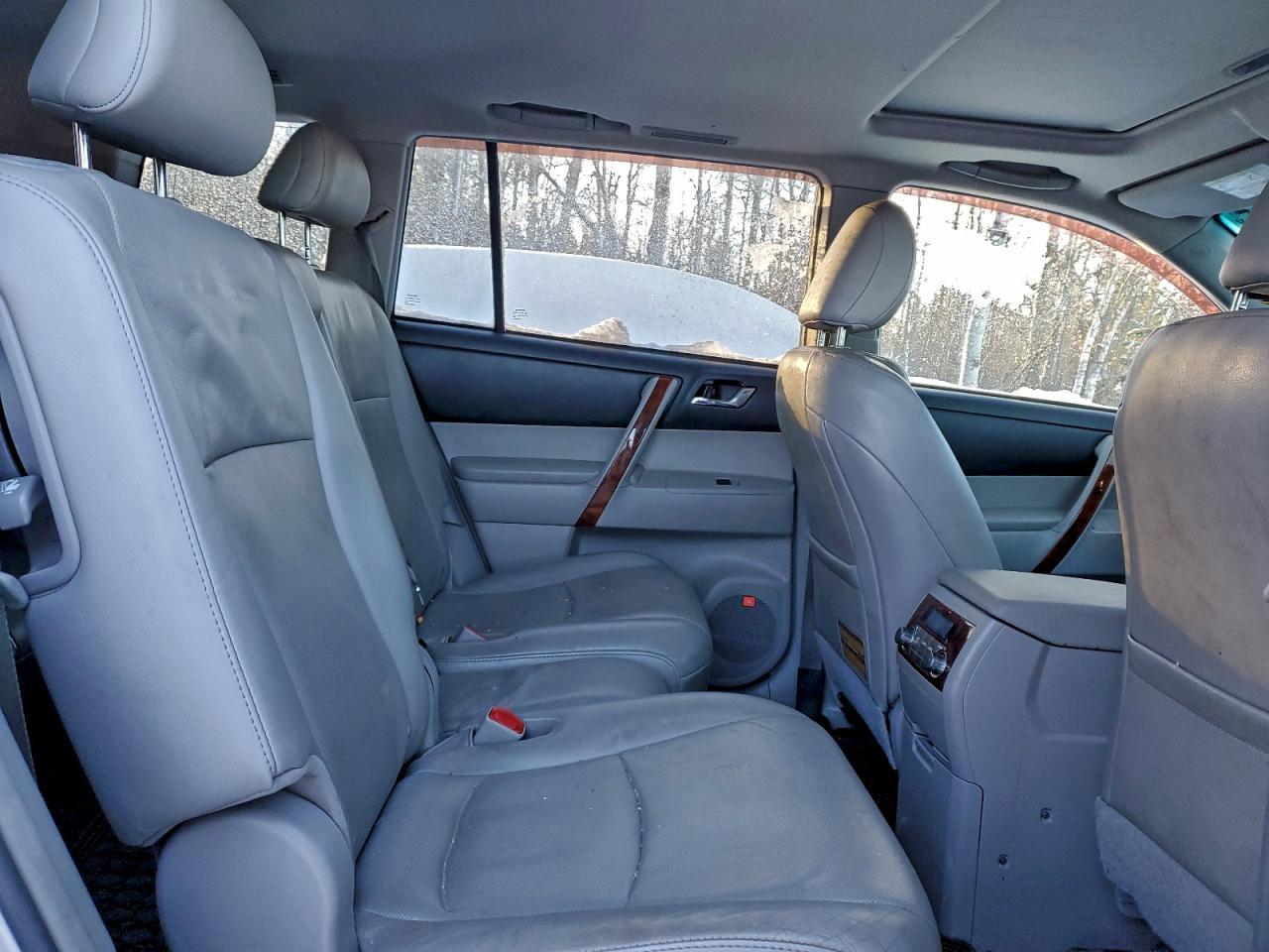 2012 TOYOTA HIGHLANDER