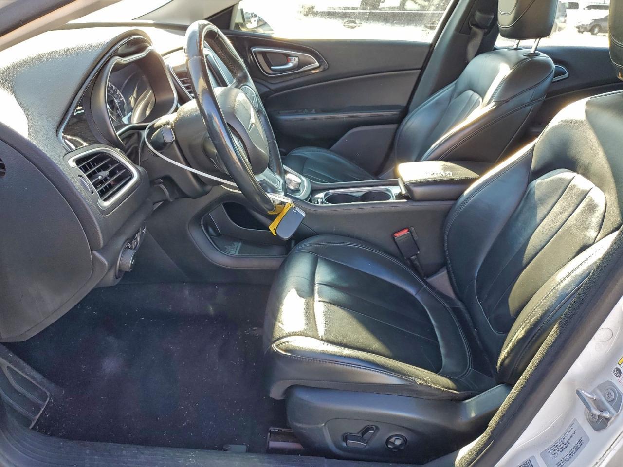 2016 CHRYSLER 200