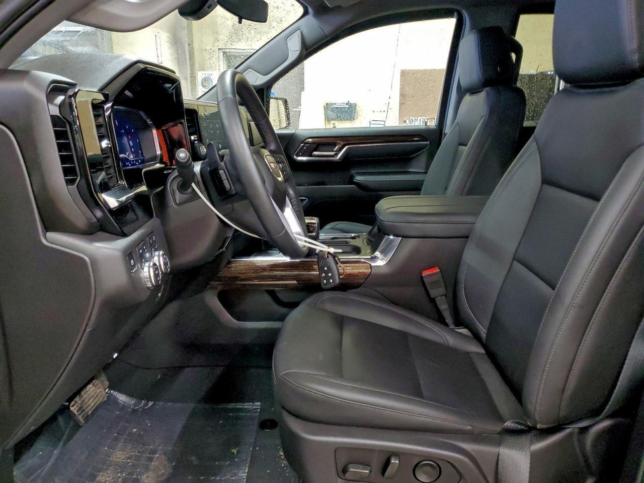 2024 GMC Sierra