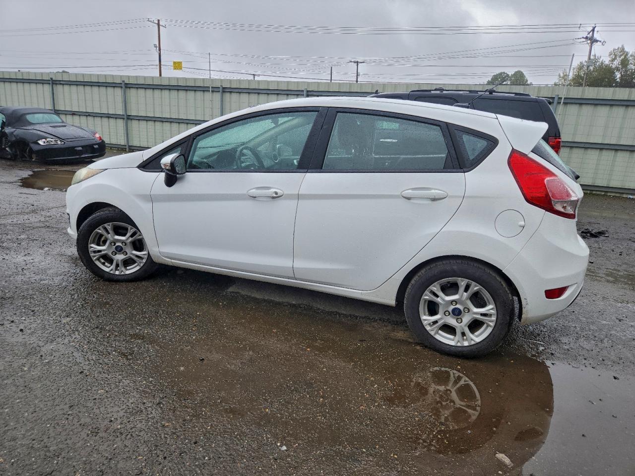 2016 FORD Fiesta