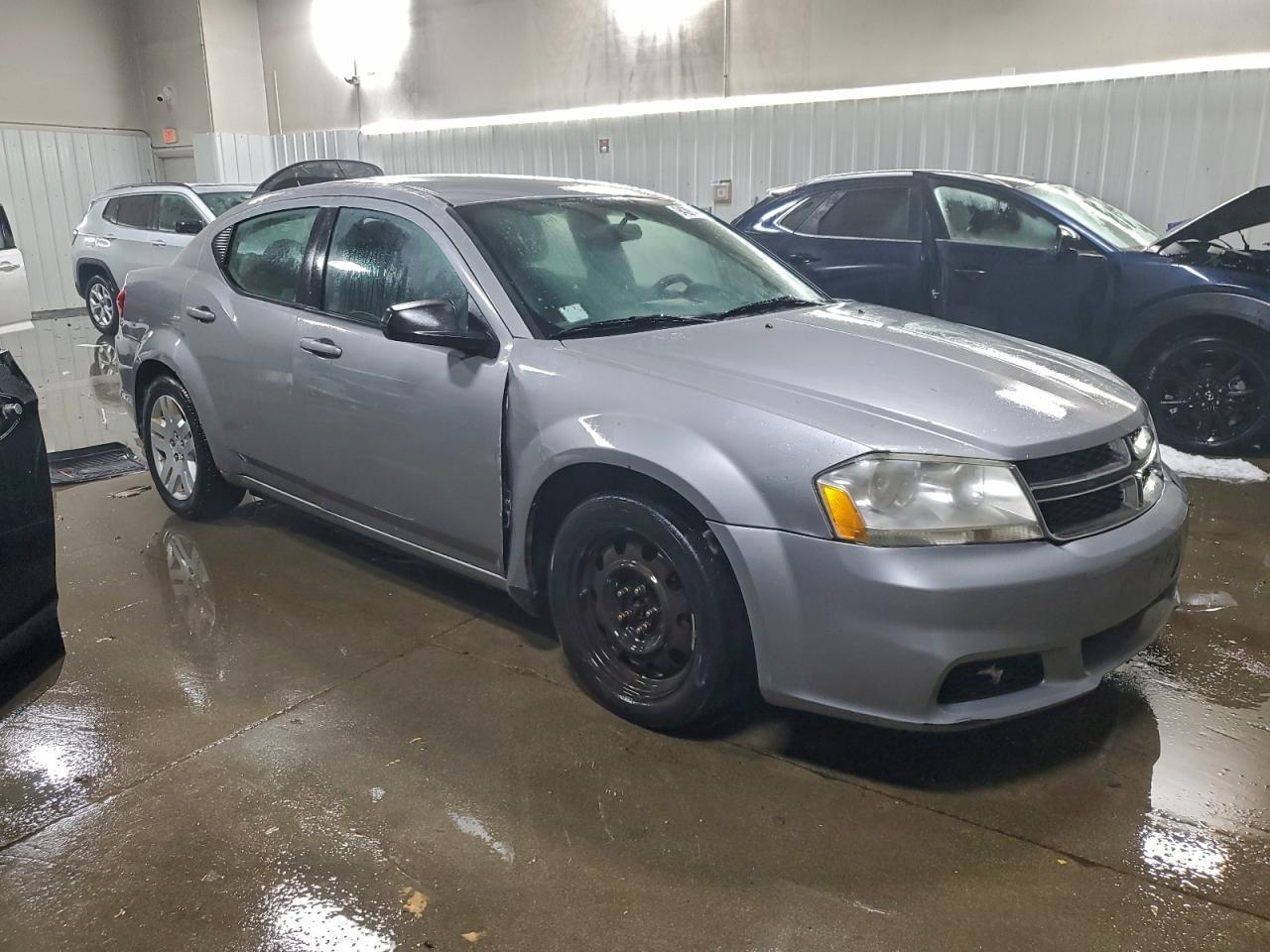 2013 DODGE Avenger