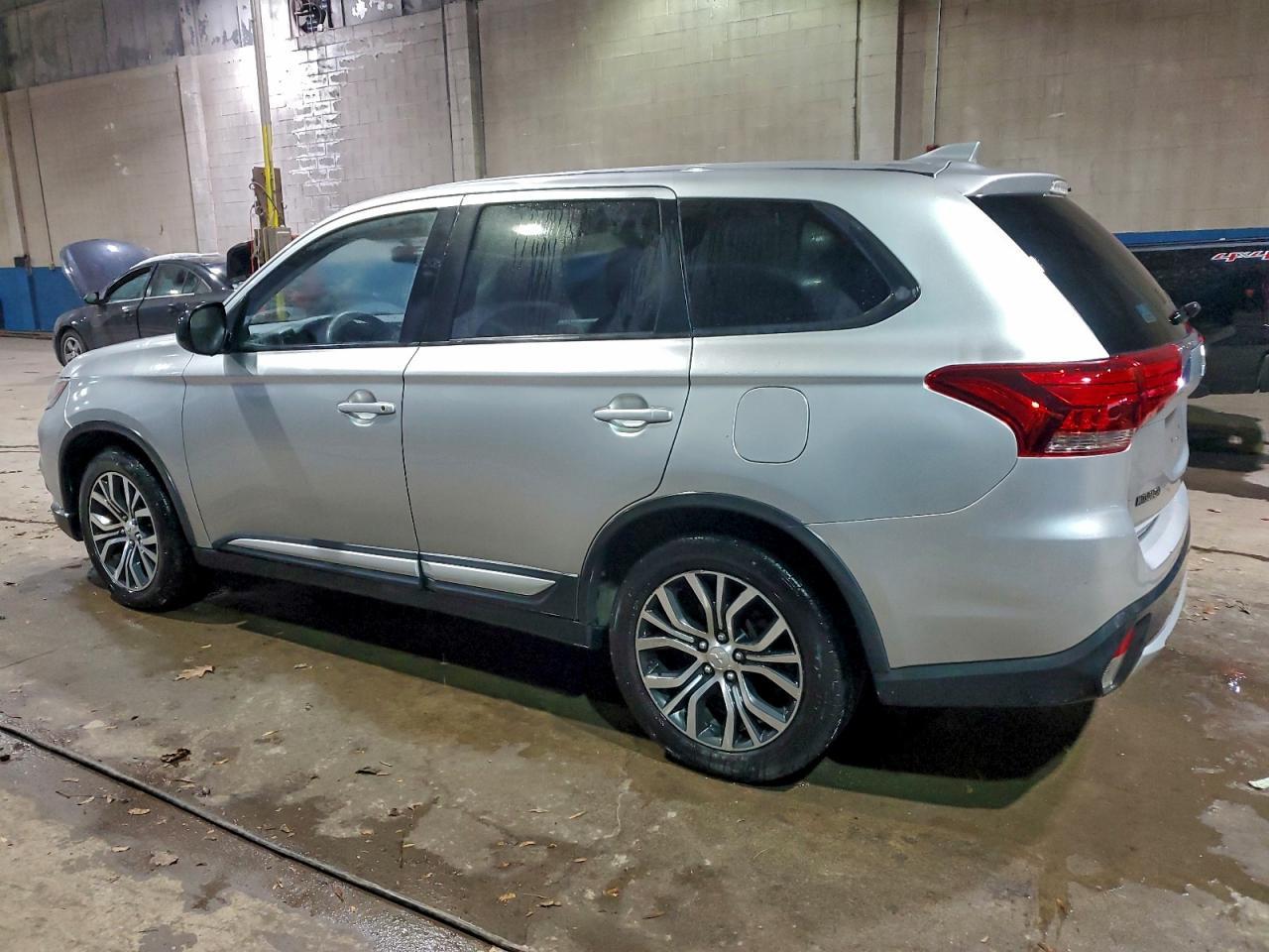 2018 MITSUBISHI outlander