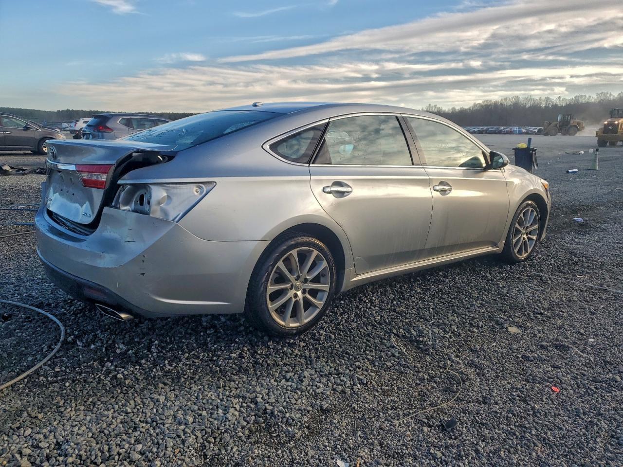 2015 TOYOTA Avalon