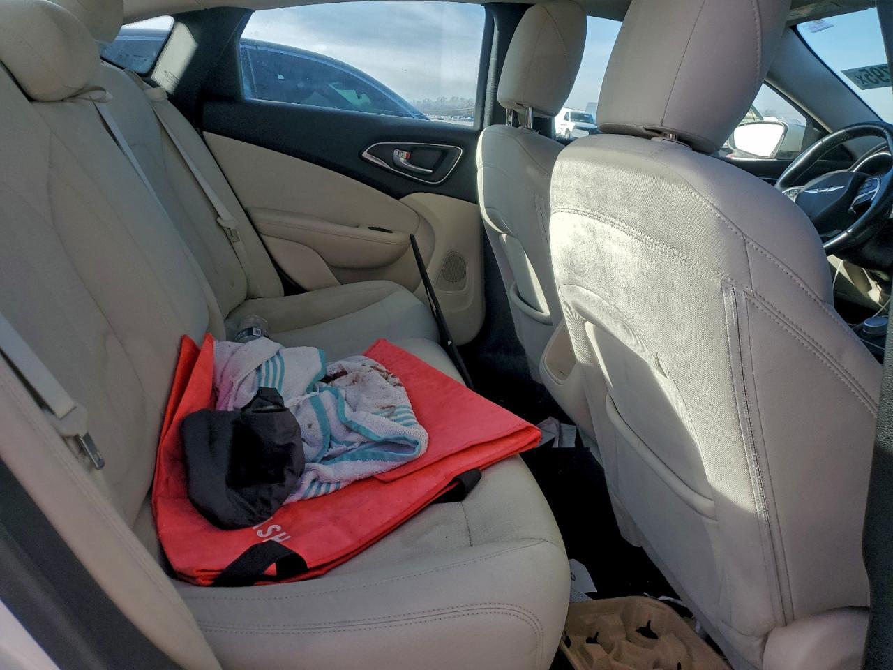 2015 CHRYSLER 200