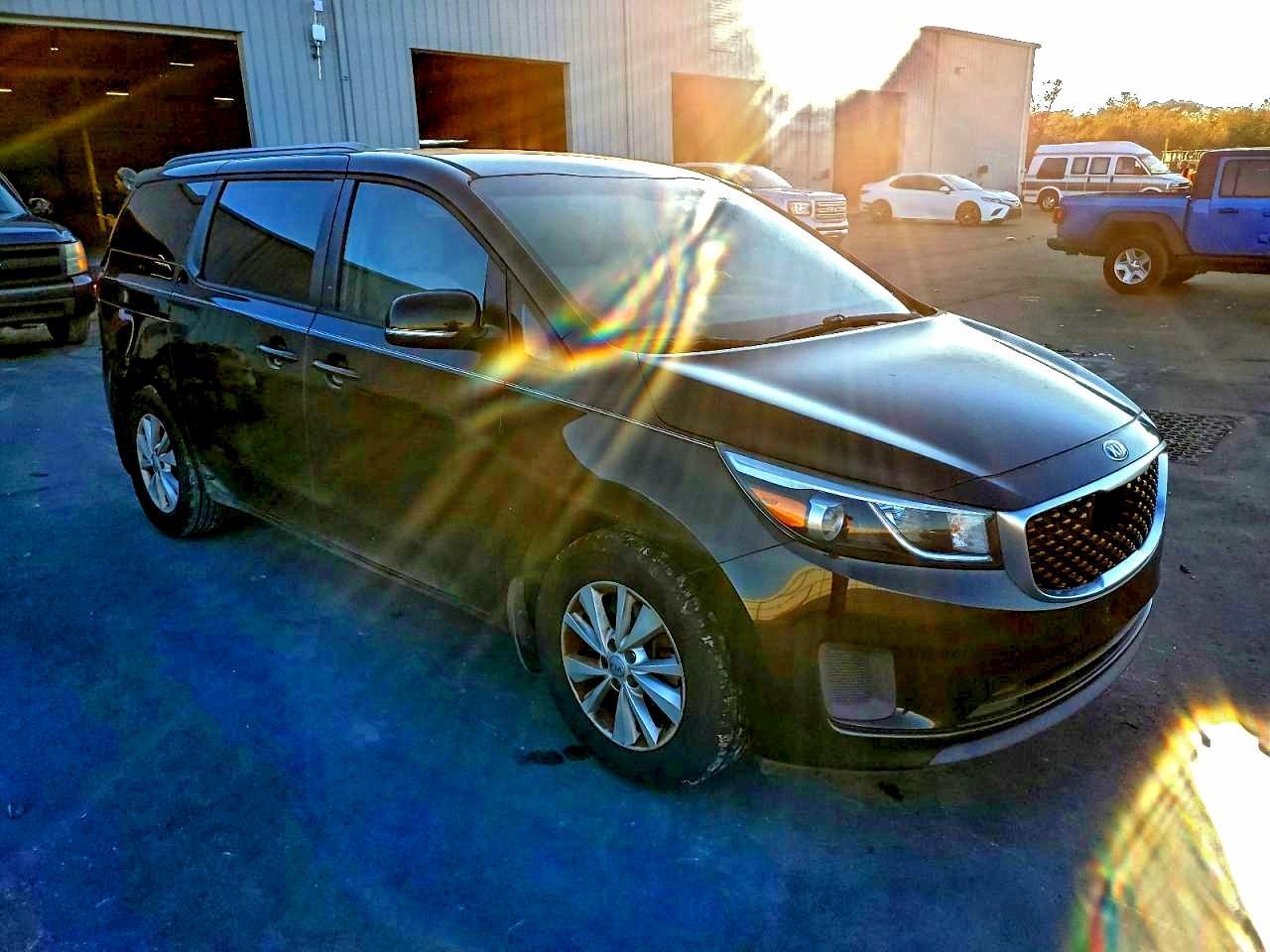 2016 KIA SEDONA