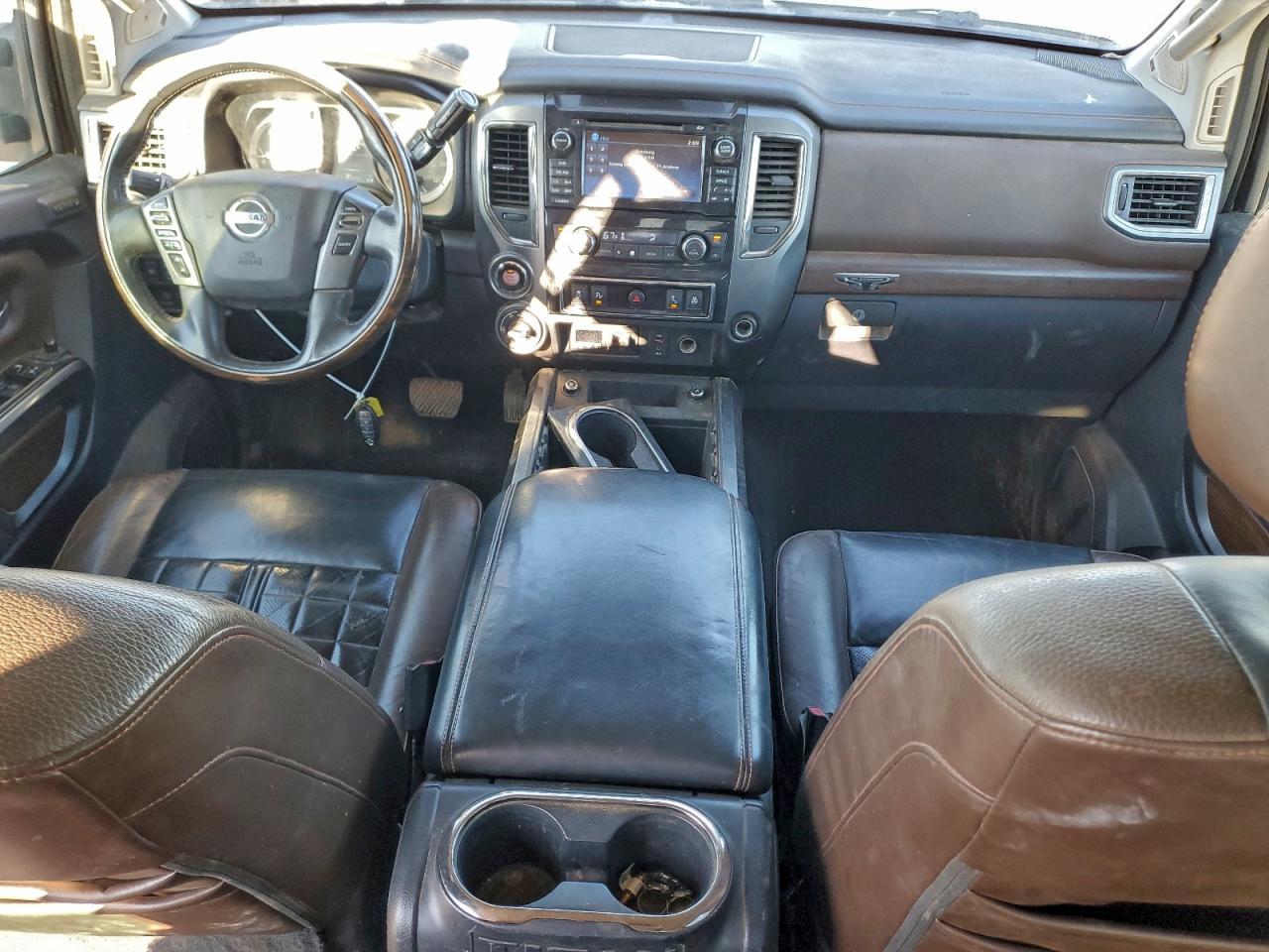 2016 NISSAN Titan