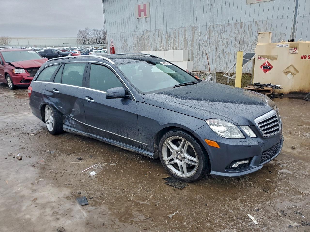 2011 MERCEDES-BENZ E-Class