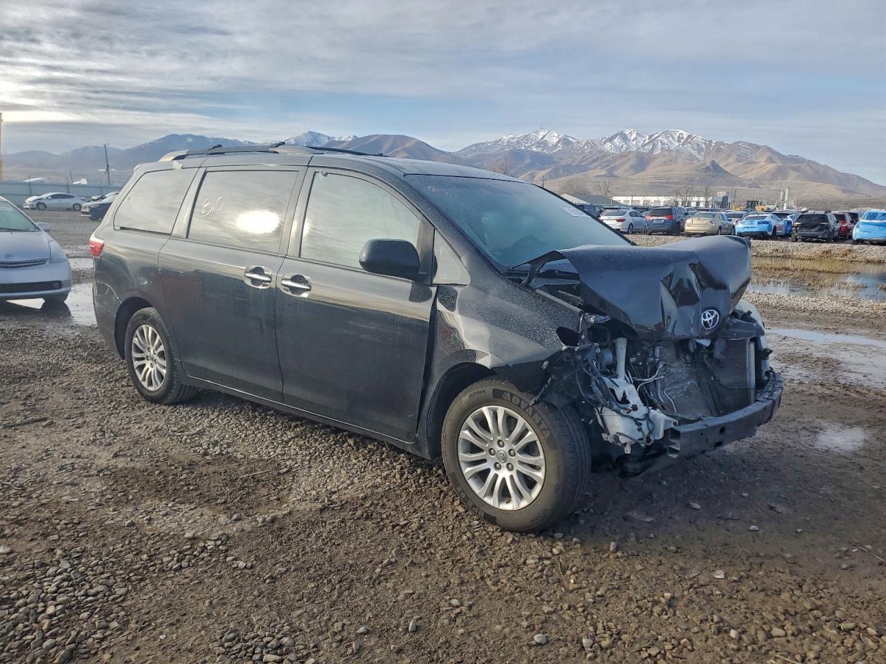 2016 TOYOTA SIENNA