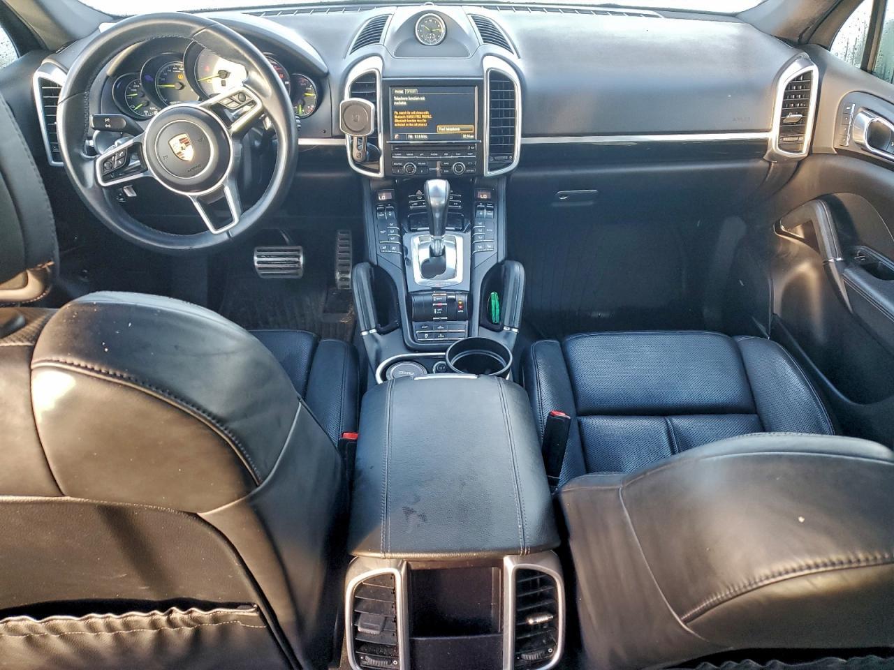 2016 PORSCHE CAYENNE