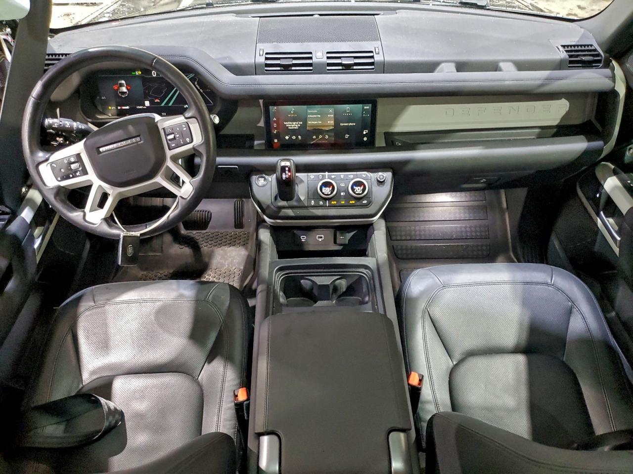 2024 LAND ROVER Defender