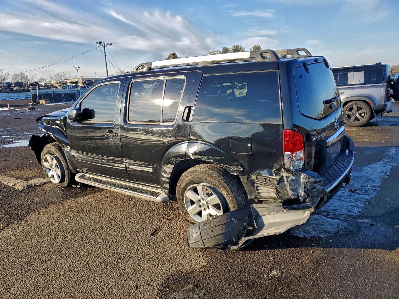 2011 NISSAN PATHFINDER