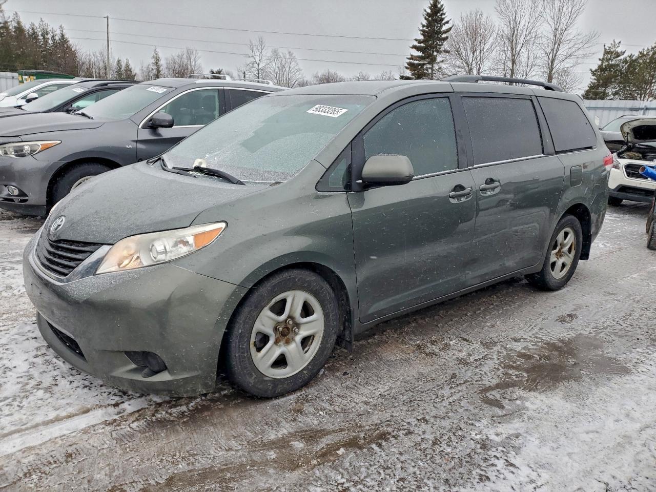 2014 TOYOTA SIENNA
