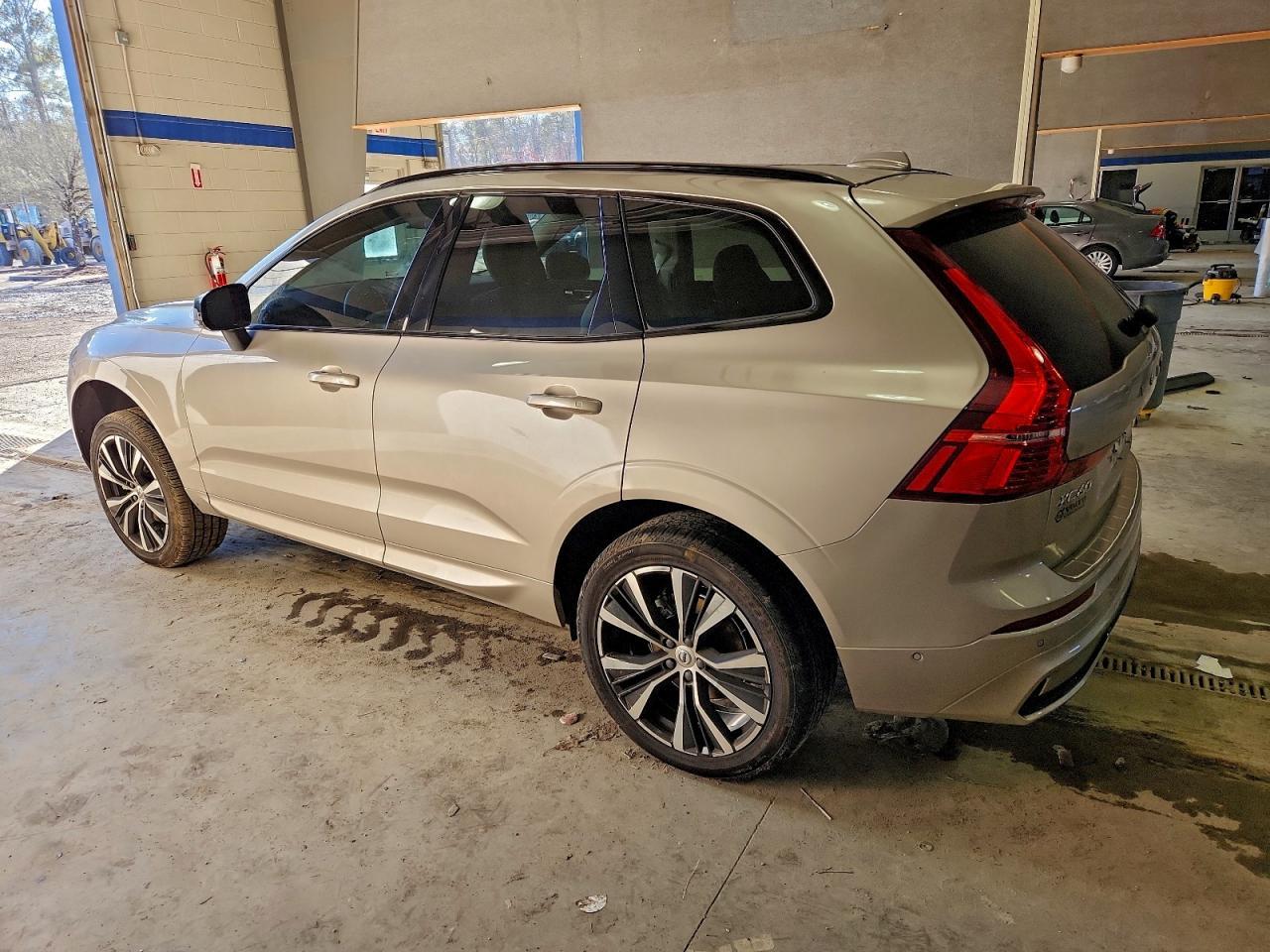 2024 VOLVO XC60