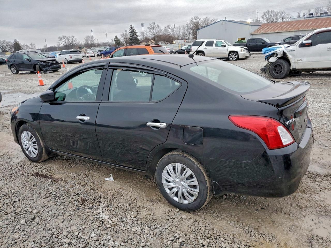 2016 NISSAN VERSA