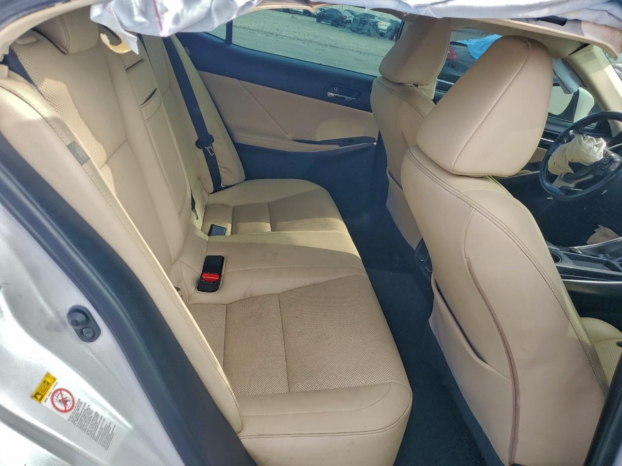 2016 LEXUS IS 200t