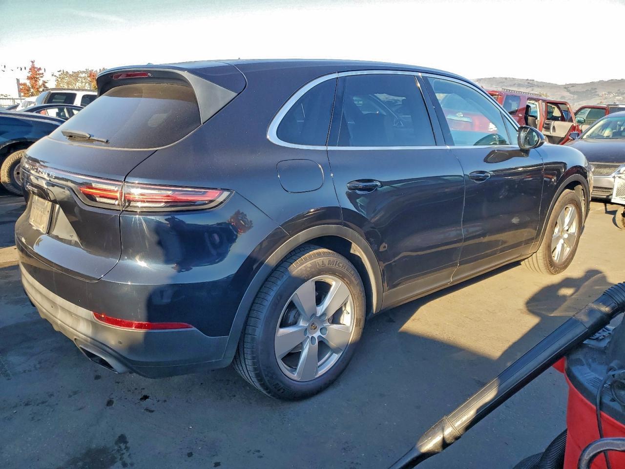 2019 PORSCHE CAYENNE