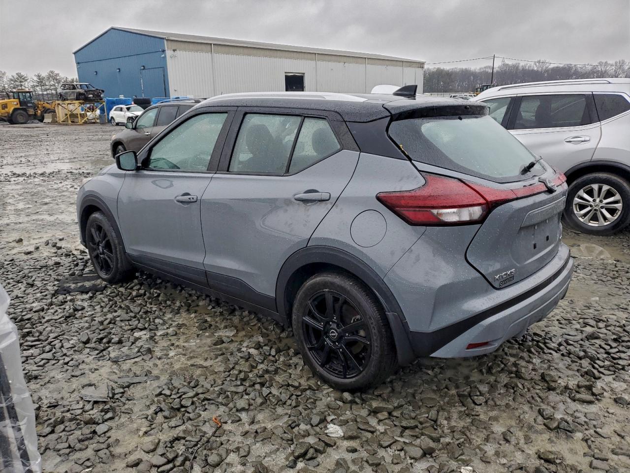 2023 NISSAN KICKS