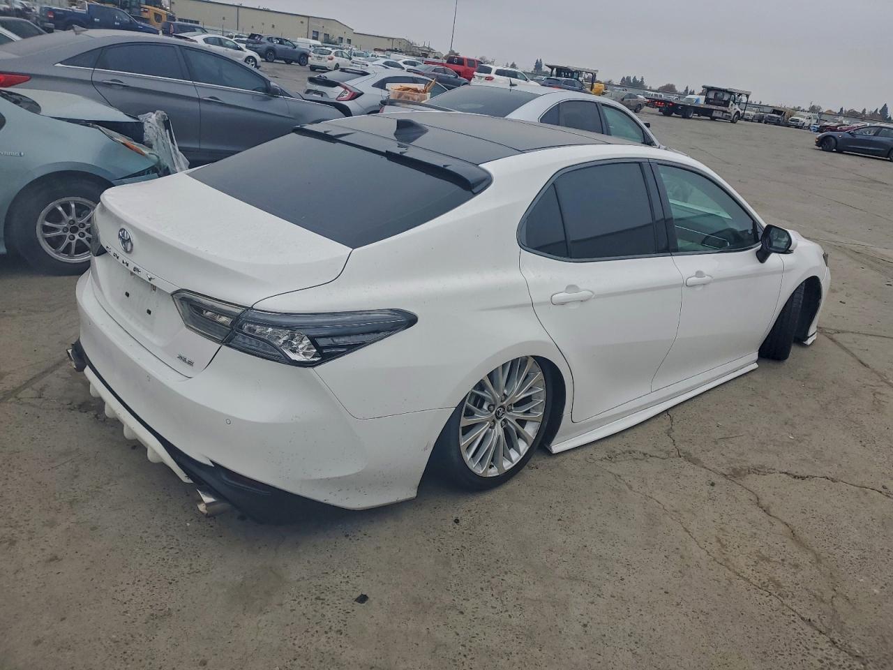 2018 TOYOTA CAMRY
